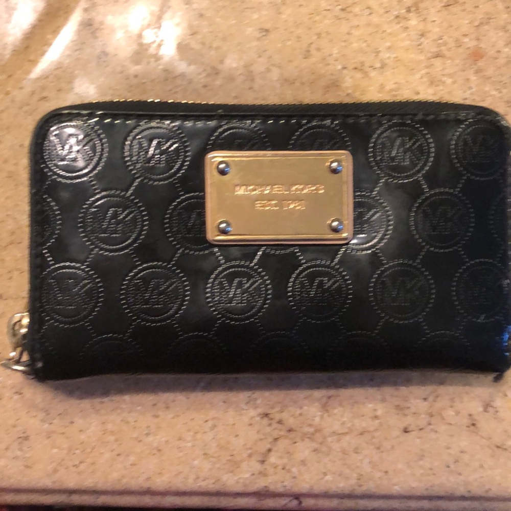 Michael kors wristlet/wallet
